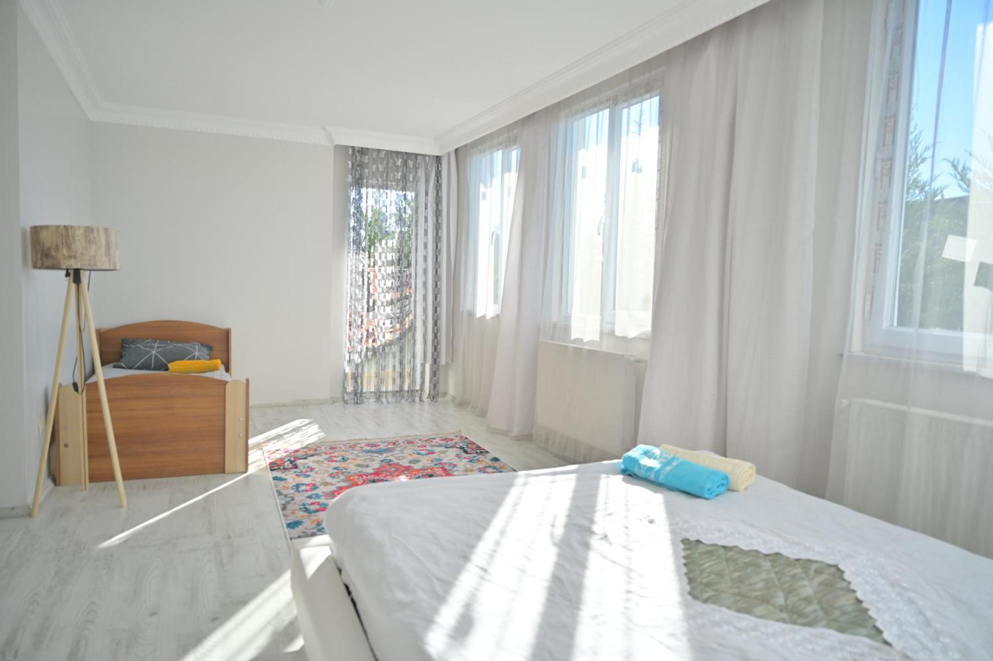 Ahmet Teacher Hotel,6 Minutes From The Airport Arnavutkoy Экстерьер фото